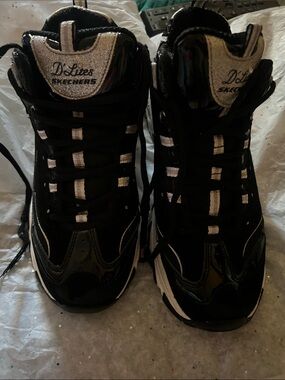 Skechers D'Lites  women’s Black with Silver Accent Athletic Sneakers